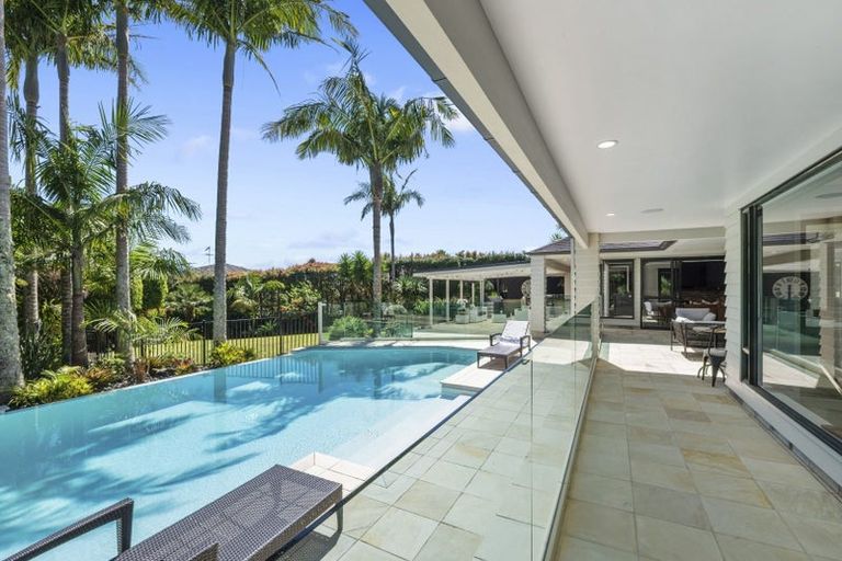 Photo of property in 12a Wainoni Heights, Greenhithe, Auckland, 0632