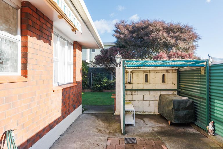 Photo of property in 5 Hollows Crescent, Takaro, Palmerston North, 4412