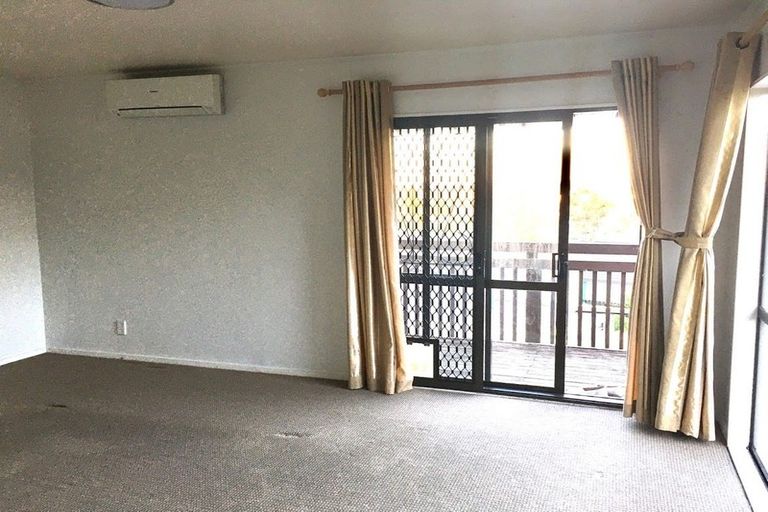 Photo of property in 84 Keegan Drive, Massey, Auckland, 0614