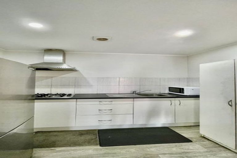 Photo of property in 2/62 Hillcrest Road, Papatoetoe, Auckland, 2025