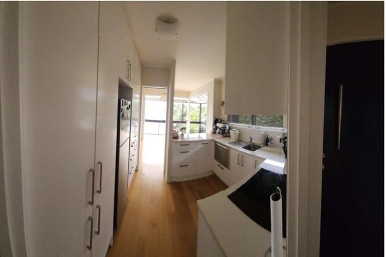 Photo of property in 1/15a Stanley Point Road, Stanley Point, Auckland, 0624