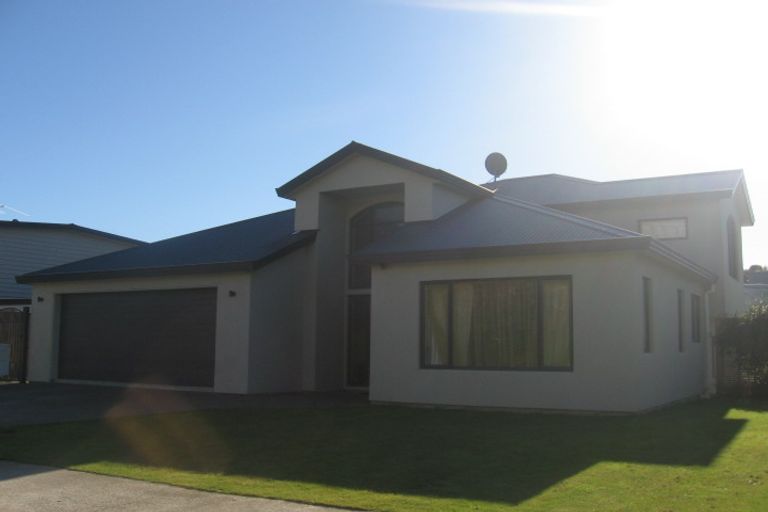 Photo of property in 44 Navigation Drive, Whitby, Porirua, 5024