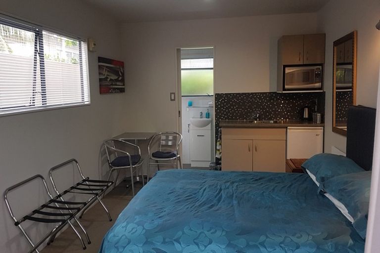 Photo of property in 834 East Coast Road, Oteha, Auckland, 0630