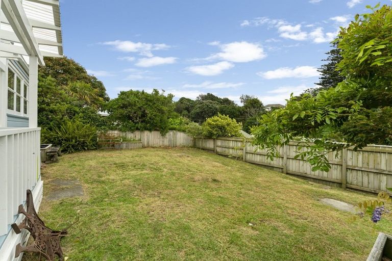 Photo of property in 11 Tilley Road, Paekakariki, 5034