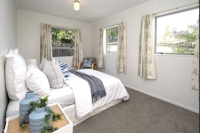 Photo of property in 2/11 Mclellan Place, Ilam, Christchurch, 8041