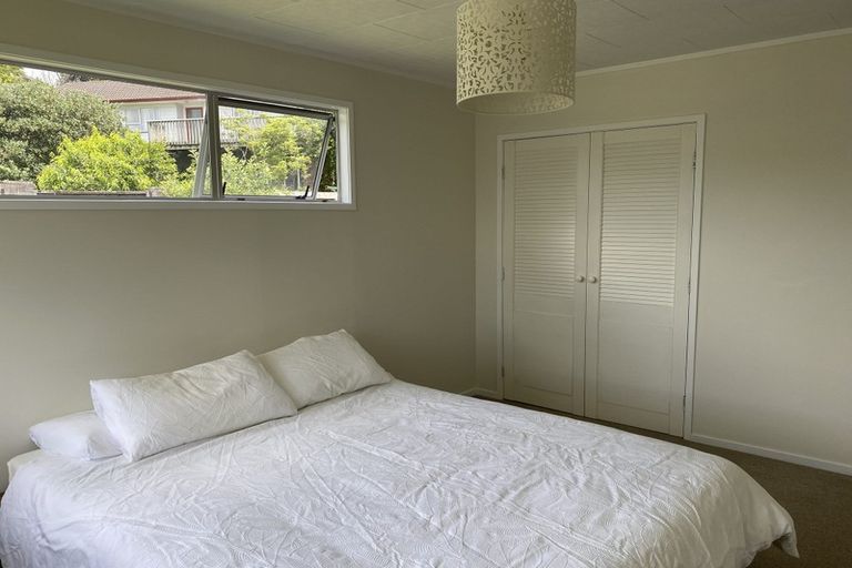 Photo of property in 42 Claverdon Drive, Massey, Auckland, 0614