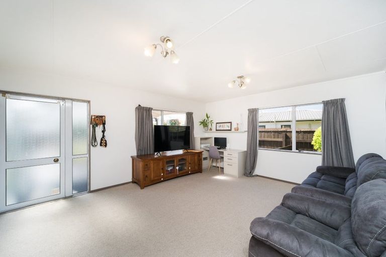 Photo of property in 97 Hillcrest Drive, Kelvin Grove, Palmerston North, 4414