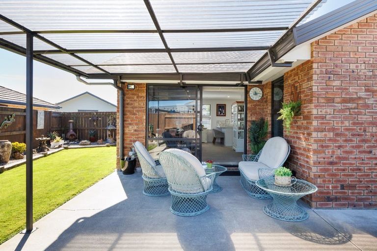 Photo of property in 18 Medallion Court, Kelvin Grove, Palmerston North, 4414