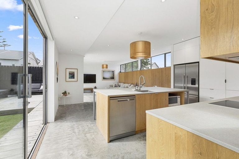 Photo of property in 185 Coutts Street, Rongotai, Wellington, 6022