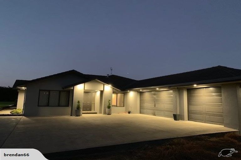 Photo of property in 131 Hull Road, Waiuku, 2682