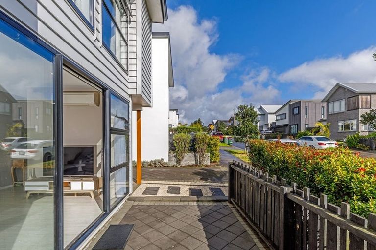 Photo of property in 10 Tihema Lane, Westgate, Auckland, 0614