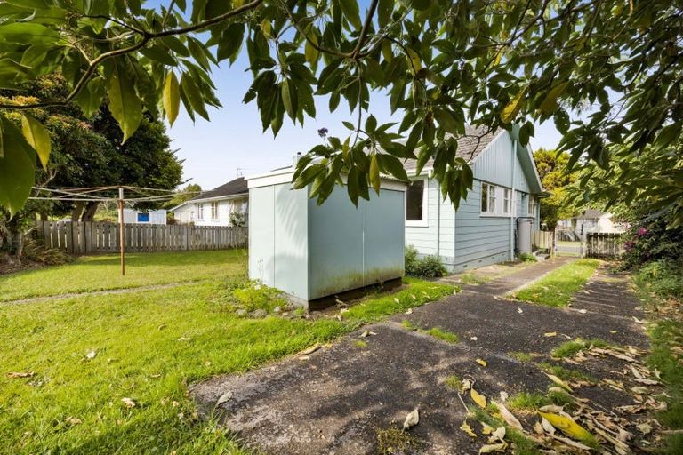 Photo of property in 12 Grenville Street, Marfell, New Plymouth, 4310