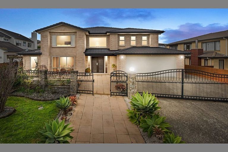 Photo of property in 5 Kilkelly Avenue, Pinehill, Auckland, 0632