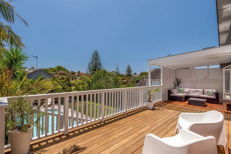 Photo of property in 1/16 Waratah Street, Birkenhead, Auckland, 0626