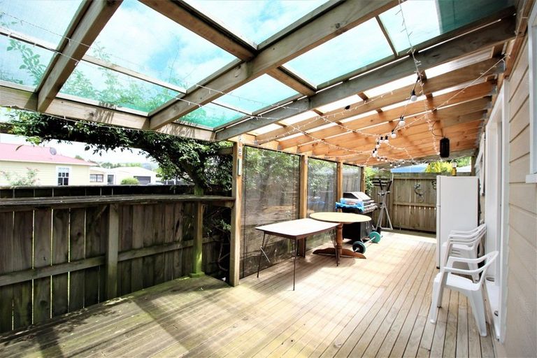 Photo of property in 13 Atkinson Street, Woodville, 4920