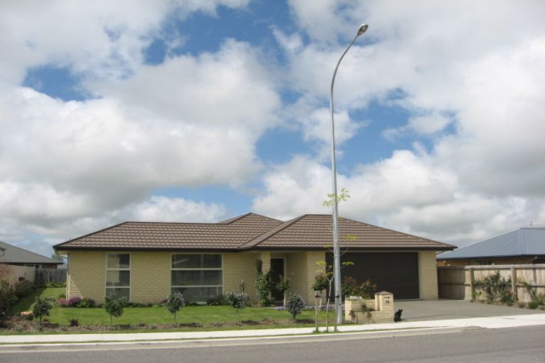 Photo of property in 72 Pentecost Road, Rangiora, 7400