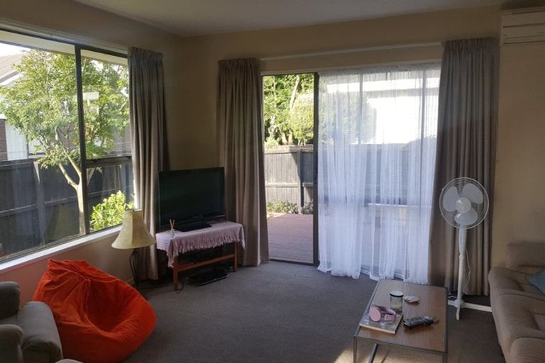 Photo of property in 19b Chipping Lane, Redwood, Christchurch, 8051