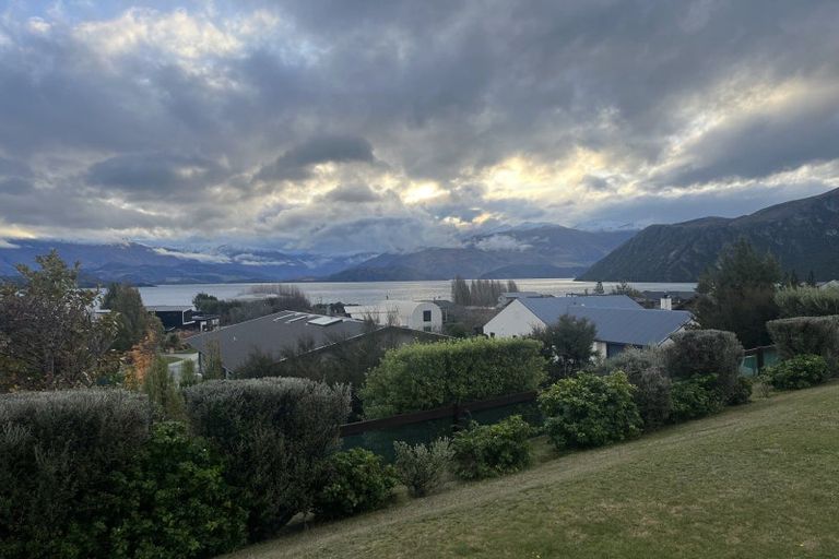 Photo of property in 3 Briar Bank Drive, Wanaka, 9305