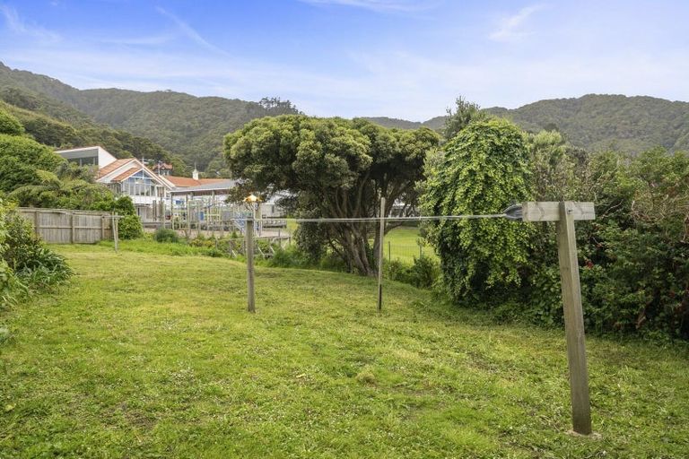 Photo of property in 2a Ferry Road, Days Bay, Lower Hutt, 5013