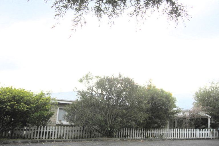 Photo of property in 11 Denholm Road, Hospital Hill, Napier, 4110