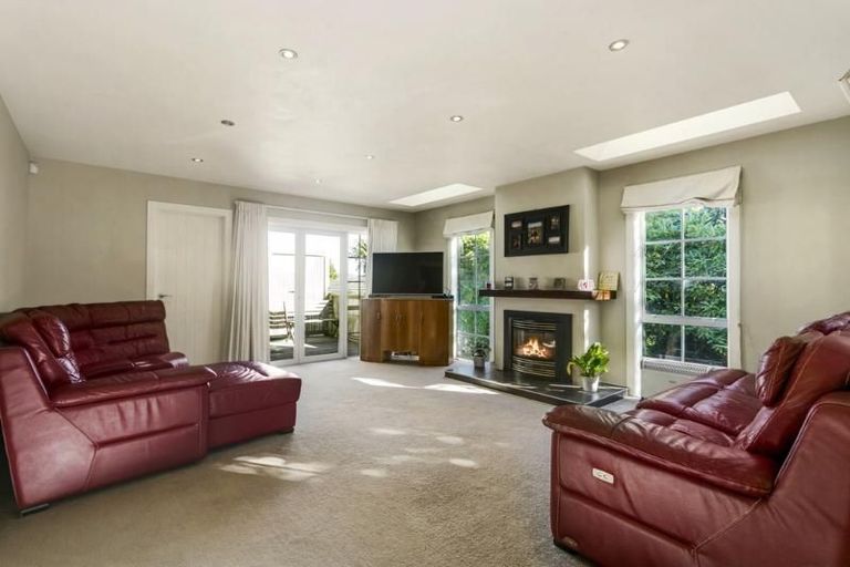 Photo of property in 104 Gillies Avenue, Taupo, 3330