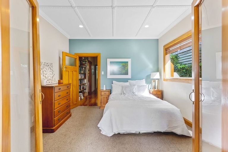 Photo of property in 42 Octavius Place, New Plymouth, 4312