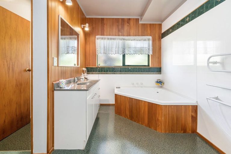 Photo of property in 238 Tauraroa Road, Maungakaramea, Whangarei, 0178