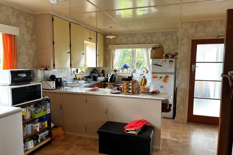 Photo of property in 16 George Street, Dannevirke, 4930