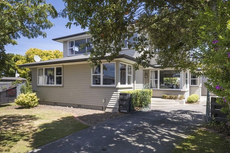 Photo of property in 5 Wairau Place, Kelvin Grove, Palmerston North, 4414