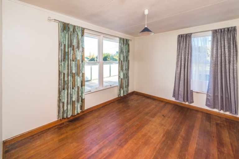 Photo of property in 8 Hadfield Crescent, College Estate, Whanganui, 4500