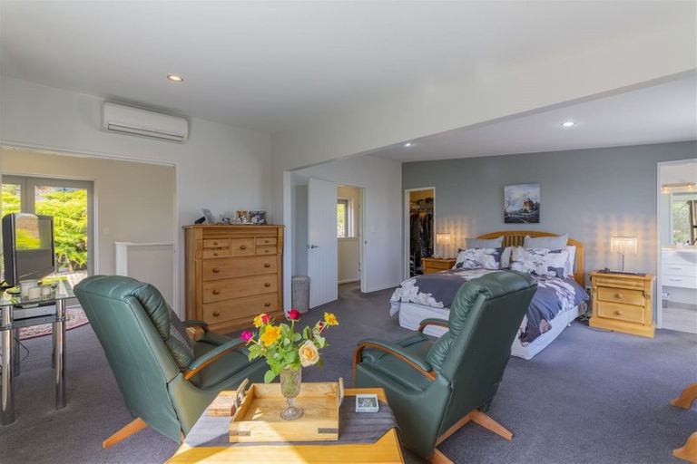 Photo of property in 21 Lookaway Place, Huntsbury, Christchurch, 8022