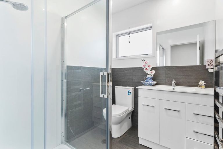 Photo of property in 116a Queen Street, Waiuku, 2123