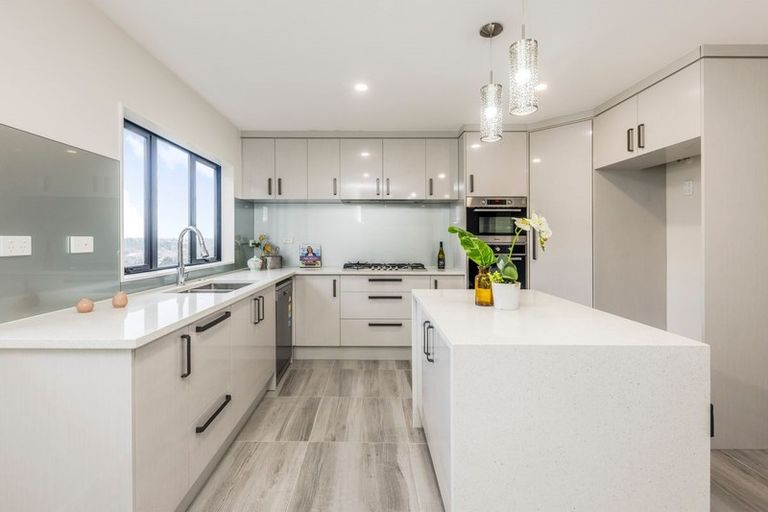 Photo of property in 51 Kirikiri Drive, Papakura, 2110