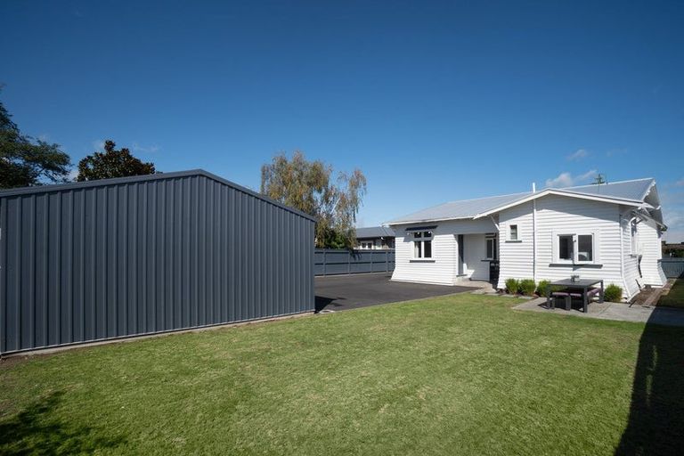 Photo of property in 21 Burns Avenue, Takaro, Palmerston North, 4412