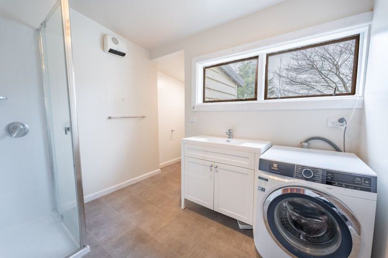 Photo of property in 9 Queen Street, Albury, Cave, 7984