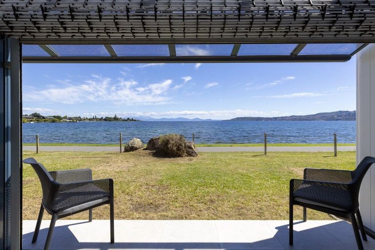 Photo of property in 2/227 Lake Terrace, Waipahihi, Taupo, 3330