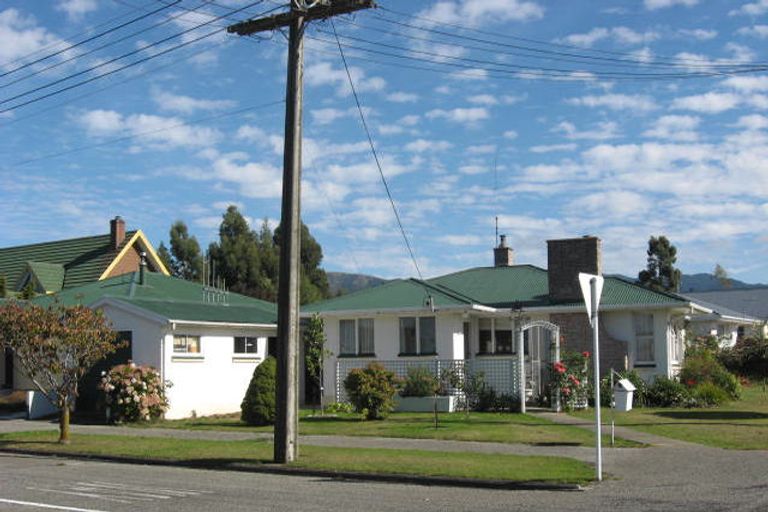 Photo of property in 28 Hughes Street, Waimate, 7924