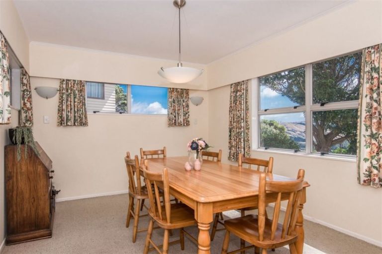 Photo of property in 43 Carluke Street, Paparangi, Wellington, 6037