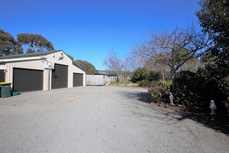 Photo of property in 155 Muhunoa East Road, Ohau, Levin, 5570