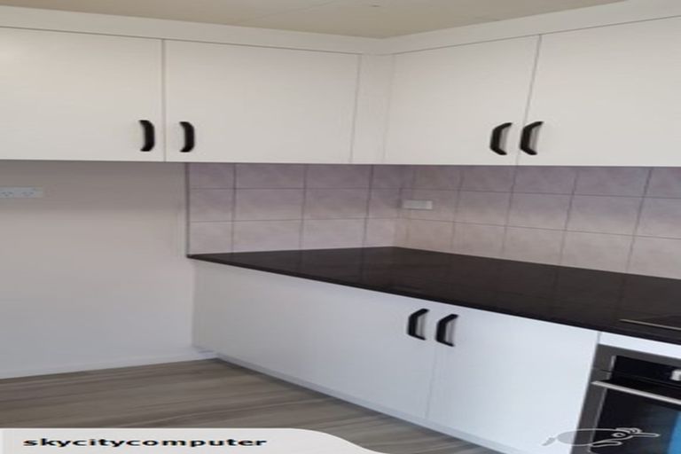 Photo of property in 15 Kotuku Street, Te Atatu Peninsula, Auckland, 0610