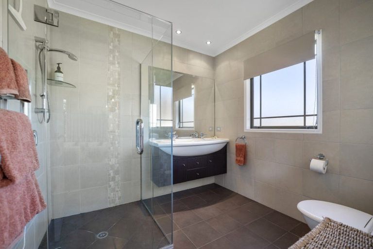 Photo of property in 23 Inverness Drive, Pyes Pa, Tauranga, 3112