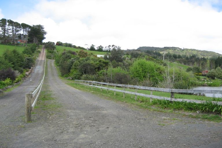 Photo of property in 54 Anzac Road, Waitakere, Auckland, 0816