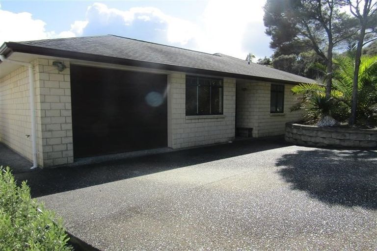 Photo of property in 337 Glenvar Road, Long Bay, Auckland, 0630