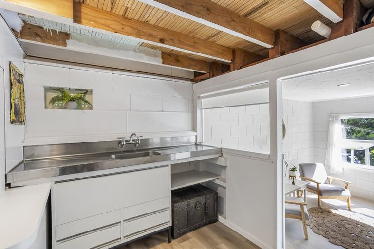 Photo of property in 767 South Titirangi Road, Titirangi, Auckland, 0604