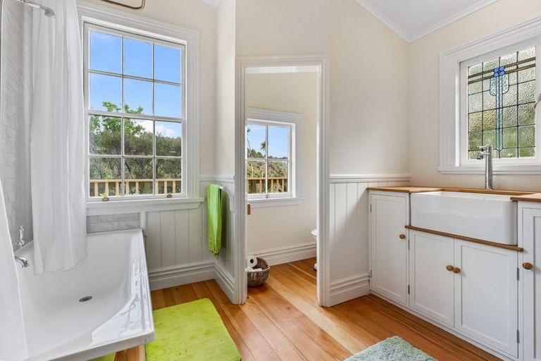 Photo of property in 41 Te Henga Road, Waitakere, Auckland, 0781