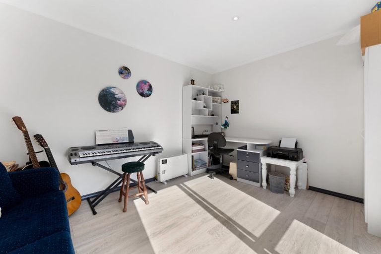 Photo of property in 42 Hastings Street, Halcombe, Feilding, 4779