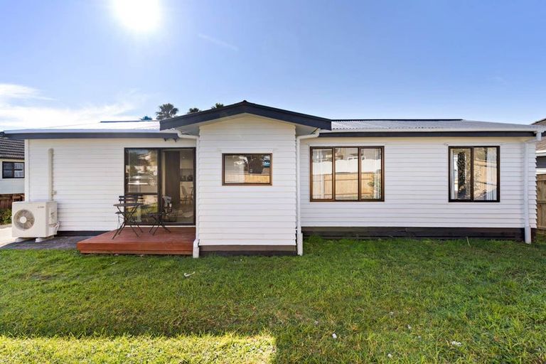 Photo of property in 14 Plunket Avenue, Papatoetoe, Auckland, 2104