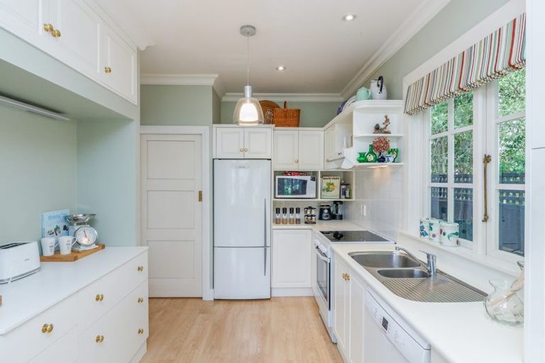 Photo of property in 23 Elmira Avenue, Hokowhitu, Palmerston North, 4410