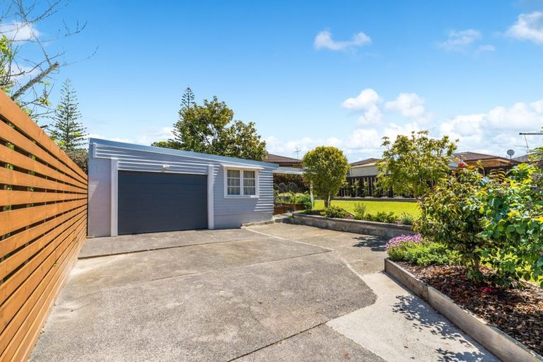Photo of property in 6 Thornlow Street, Glendene, Auckland, 0602