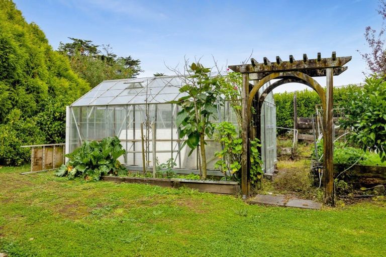 Photo of property in 20 Dudley Road Lower, Inglewood, 4386